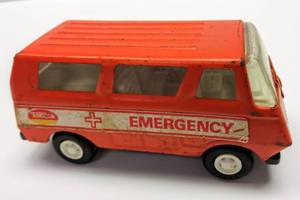 lot 130 image: Vintage Tonka Orange Emergency Rescue Van  5 Inches