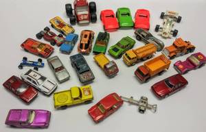 lot 124 image: Lot of 26 Vintage Toy Cars  Multiple Brands
