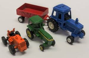 lot 123 image: Lot of 3 Small Die-cast Tractors & Trailer  Different Brands