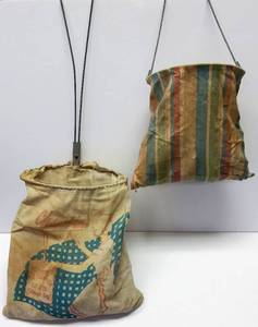 lot 165 image: 2 Vintage Clothes Line Pin Bags  Champion Stay Open & Strped Bag & Wood Pins