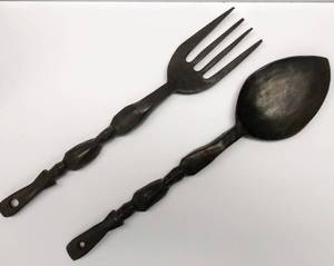 lot 167 image: Vintage Carved Wood Fork & Spoon Wall Hanging Decor