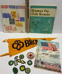 lot 171 image: Vintage Cub Scout Books, Brownie Banner & Patches