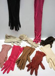 lot 264 image: Elegant Vintage Gloves