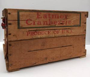 lot 18 image: Vintage Eatmor Cranberries Wood Crate