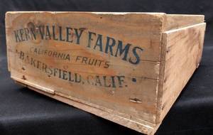 lot 23 image: Vintage Kern Valley Farms Bakersville Calif.  Fruit Wood Box  Advertising
