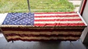 lot 34 image: Large Vintage Defiance U. S. Flag