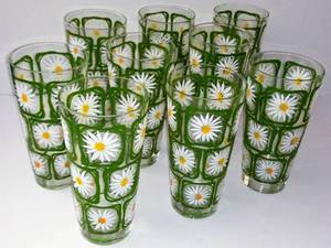 lot 317 image: Set of 9  Libbey Daisy Glasses