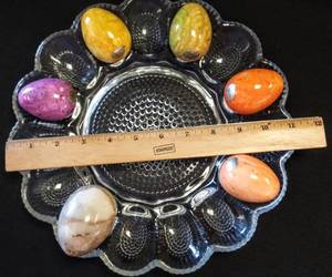 lot 341 image: 5 Vintage Hand Carved Genuine Alabaster Eggs by Ducceschi Italy in Glass Tray  Bonus Egg