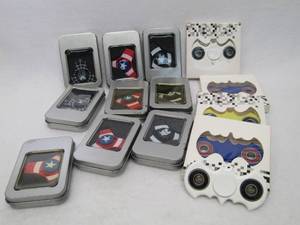 lot 5804 image: 13 FIDGET SPINNERS Batman, Captain America & More