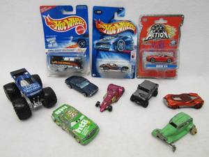 lot 5808 image: Lot of 10  164 Scale Toy Cars
