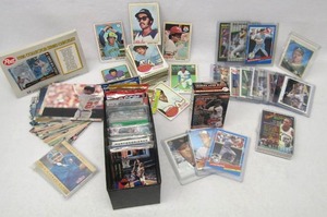 lot 5814 image: Mixed Lot of Collectible Cards  Football, Baseball, Basketball