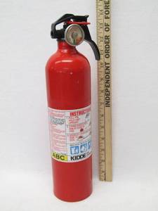 lot 5825 image: 14 Fire Extinguisher