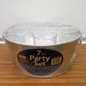 lot 5836 image: NEW 7 Piece Part Set  6 Glasses & Galvanized Tub