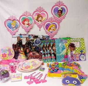 lot 5935 image: Girls Birthday Party Supplies  18 New Gift Bags, 1st B-Day & More