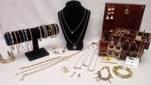 lot 5941 image: Magnificent Lot Of Jewelry Ankle Bracelets, Earrings & So Much More