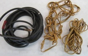 lot 5857 image: Air Hose & 2 Extension Cords