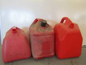 lot 5861 image: 3 Gas Cans