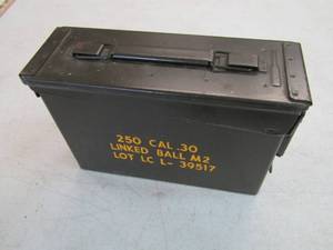 lot 5864 image: Vintage WWII Ammunition Box  250 cal .30 Linked Ball M2 Lot LC L-39517