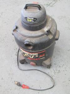 lot 5868 image: 12 Gallon Shop Vac  Missing Hose
