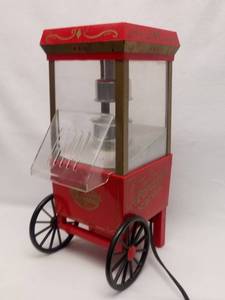 lot 5894 image: Adorable Pop Corn Popper