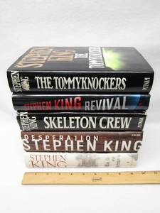 lot 5886 image: 5 Stephen King Hard Back Books