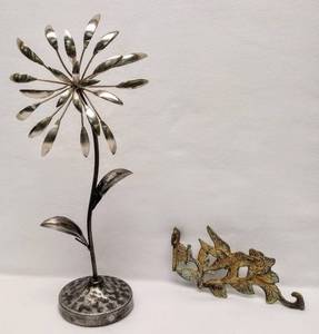 lot 5769 image: Vintage Metal Decor