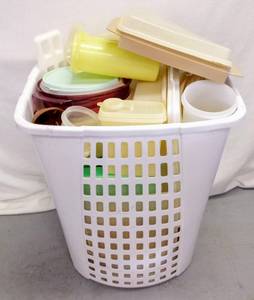 lot 5907 image: Vintage Tupperware Lot