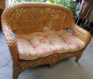 lot 121 image: Vintage Wicker Patio Loveseat with Cushion