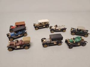 lot 5921 image: Antique Toy Car Lot