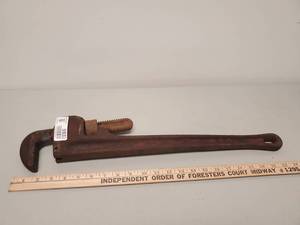 lot 5932 image: 22 inch Rigid Pipe Plumbers Wrench