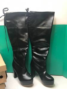 lot 1015 image: LOT OF 2 WOMEN BLACK LEATHER BOOT