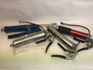 lot 1038 image: LOT OF PT GREASE GUN