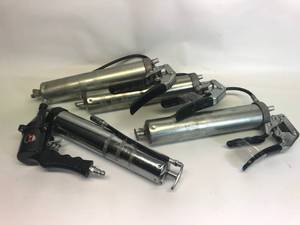 lot 1039 image: LOT OF PT GREASE GUN