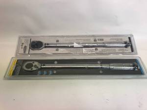 lot 1043 image: LOT OF 2 POWER TORQUE 12 DRIVE WRENCH