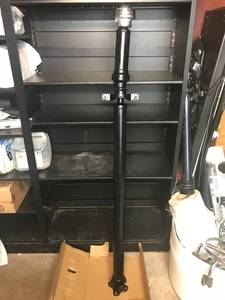 lot 1092 image: NEW DRIVE SHAFT FOR TRUCKS OR SUV