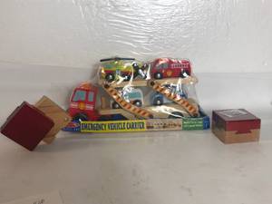 lot 1158 image: LOT OF KIDS TOYS