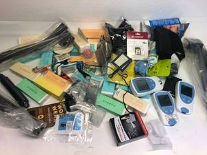lot 1216 image: LOT OF MIX ITEMS