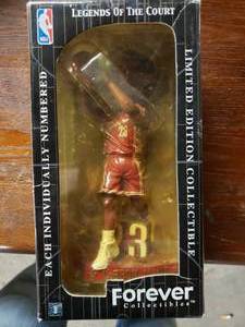 lot 5425 image: NBA Legends of the Court Forever Collectibles LeBron James #23 Bobblehead