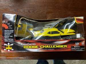 lot 5432 image: Radio Controlled Dodge Challenger Ultimate Series