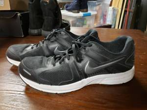lot 5437 image: Nike Air Baseline Low Size 11 Shoes