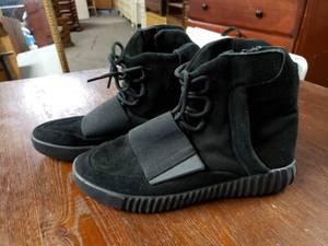 lot 5445 image: Adidas Yeezy Boost 750 triple Black Size 11