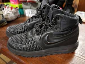 lot 5446 image: Nike 916682 002 AF1 LF1 Lunar Force 1 Duck-boot Engineered For Winter Mens Size 9