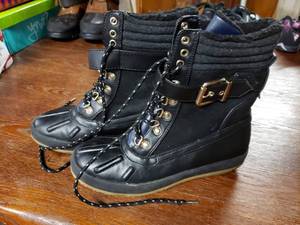 lot 5451 image: Call It Spring Size 6 Boot