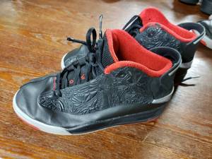 lot 5456 image: Nike Jordan Dub Zero BlackRedGrey 311071-013 Size 3Y