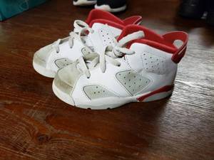 lot 5458 image: Nike Preschool Jordan Size 9C