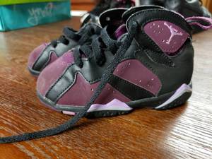 lot 5459 image: Nike Air Jordan 7 VII 705418-009 Black Mulberry Size Toddler 7C