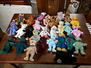 lot 5464 image: Huge Lot of TY Beanie Babies