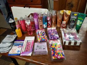 lot 5465 image: Nice Lot of Perfumes, Body Sprays and More