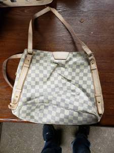 lot 5479 image: Designer Fashion Purse by Louis Vuitton