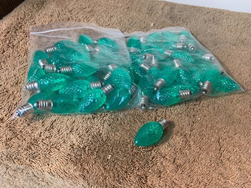 lot 238 image: Lot of 50 dimmable LED Christmas lights bulbs as pictured